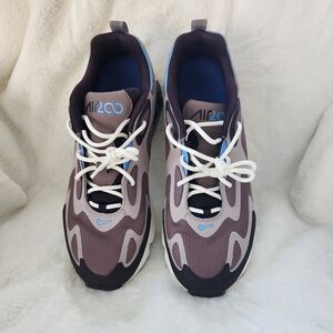 Mens Nike Air 200 running shoe
